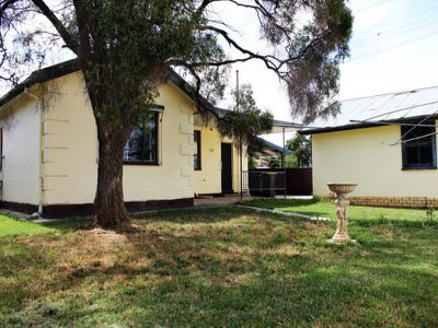 149 MacKenzie Street West, Golden Square