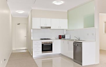 202 / 43 Cross St, Guildford