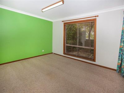 6 Ashley Ave, Farmborough Heights
