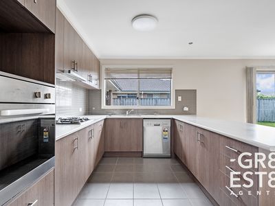 4 Dan Morgan Drive, Cranbourne East