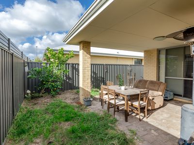 10 Dupain Way, Aveley