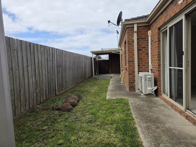 2 / 23 Mayfield Grove, Altona Meadows