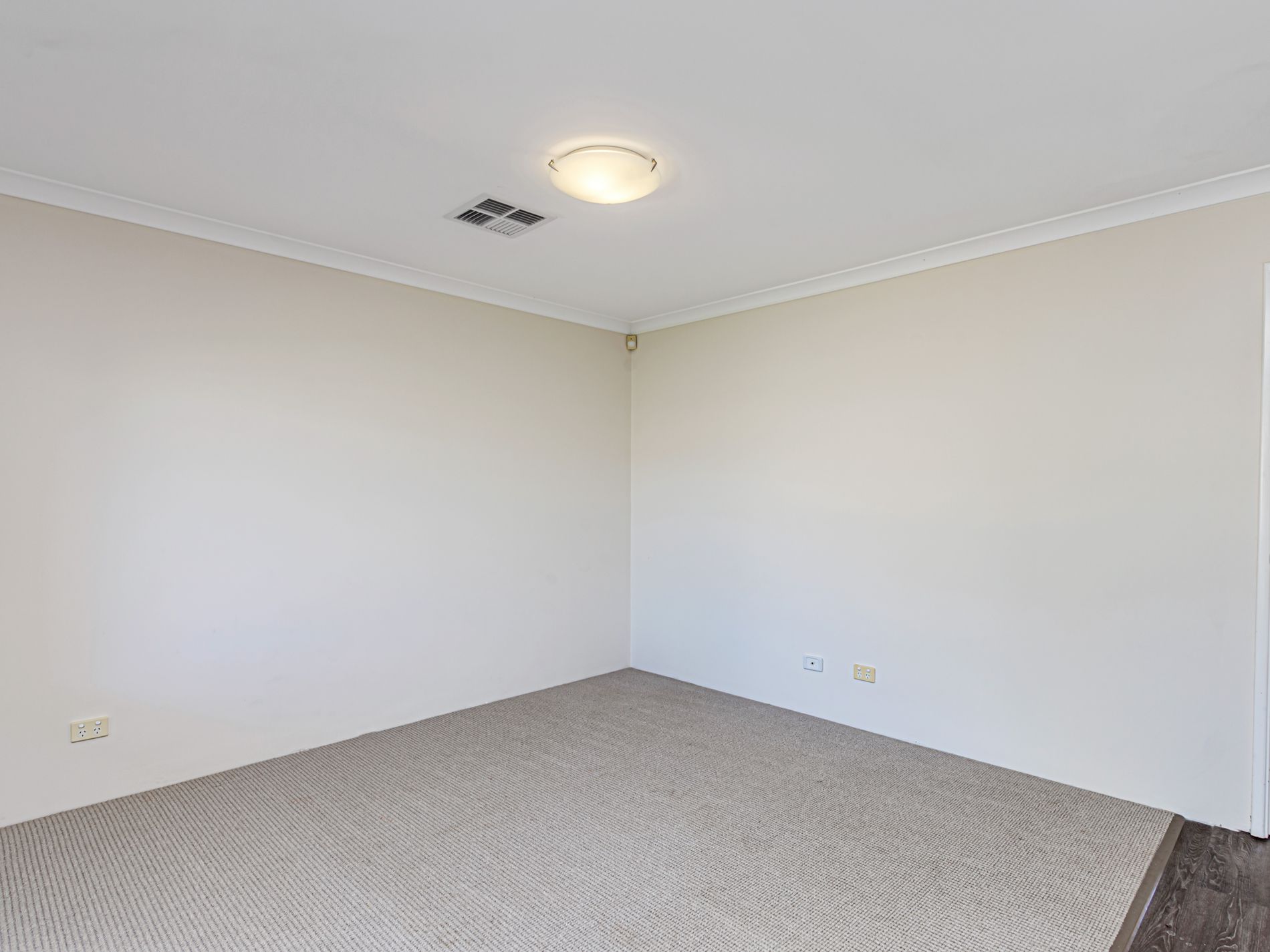 4 Trumpeter Parade, Yanchep