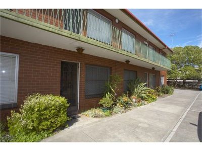 6 / 5 Carmichael Street, West Footscray