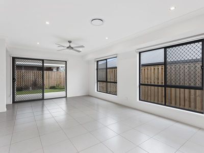 4 Fleming Street, Logan Reserve