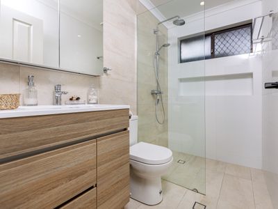 4 / 65 Axford Street, Como