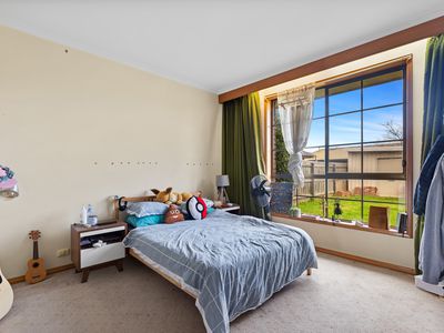 15 Wedge Street South, Werribee