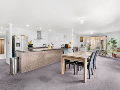 10 Lowerhall Gardens, Southern River