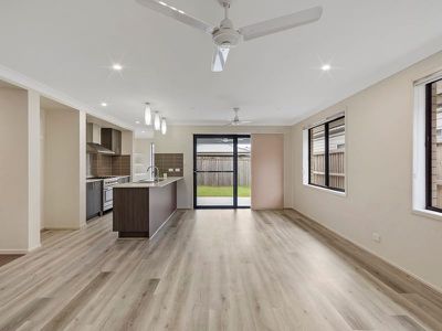 5 Miner Crescent, Pallara