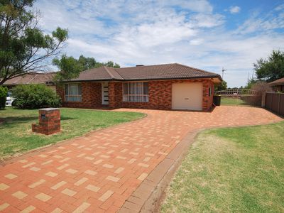 85 Websdale Drive, Dubbo