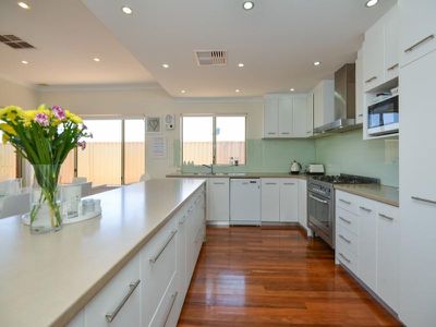 17 Riseberry Way, Somerville