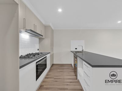 18 Jessfield Terrace, Cranbourne East