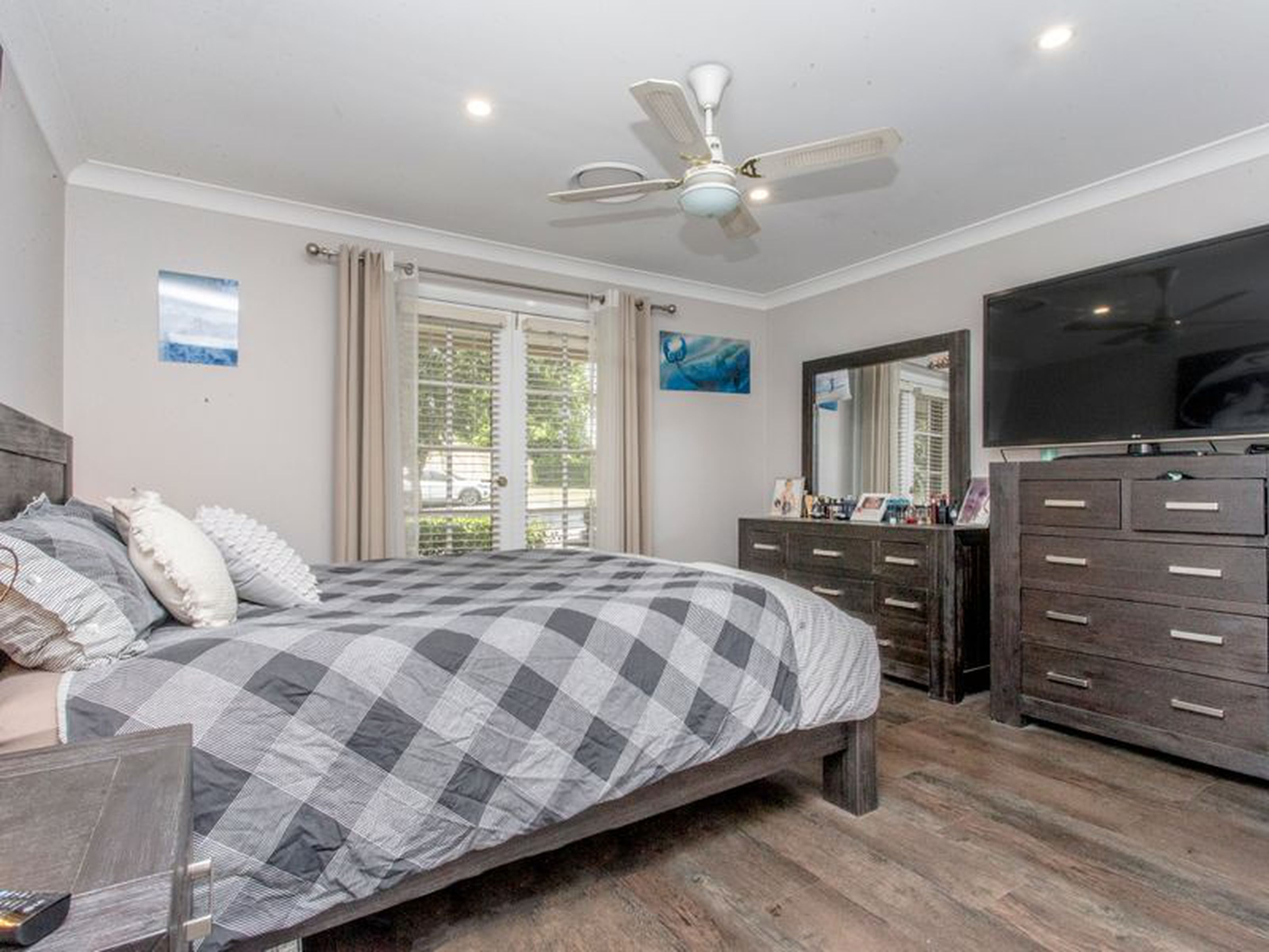 2 Kenneth Slessor Drive, GLENMORE PARK