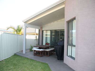 52 The Southern Parkway, Forster