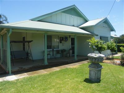 32 Grenfell St, Forbes