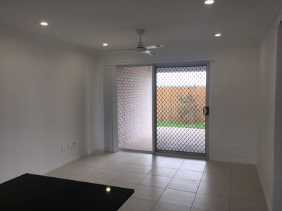 1 / 8 Meadow View Road, Beaudesert