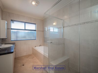 21 King David Blvd, Madeley