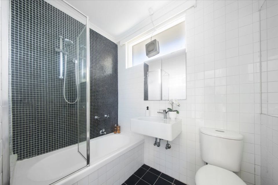 7 / 2 Pozieres Avenue, Elwood