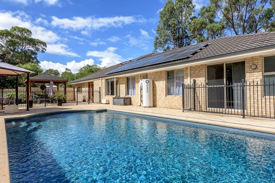 6 Loxley Place , Baldivis