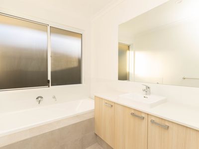 14 Valehouse Vista, Aveley