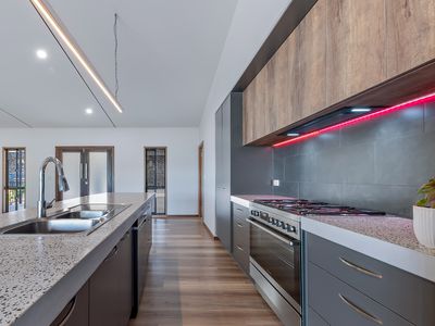 22 Whitehaven Cres, Cannonvale