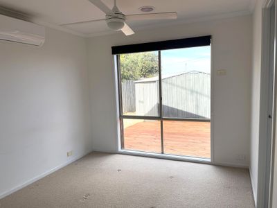 8 Trixia Place, Leopold