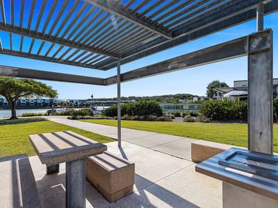 7 Marina Court, Hope Island