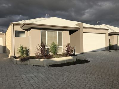 8/12 Willespie Drive, Pearsall