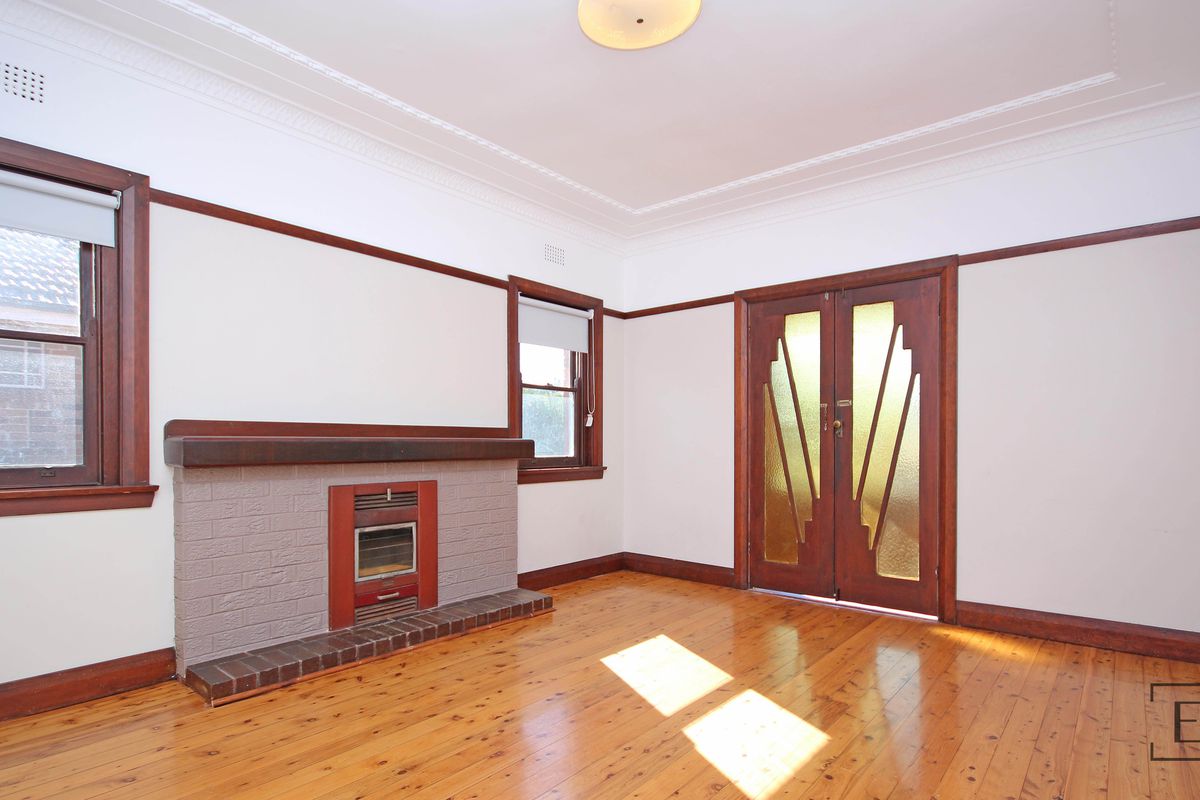 4 Tulloch Avenue, Concord West