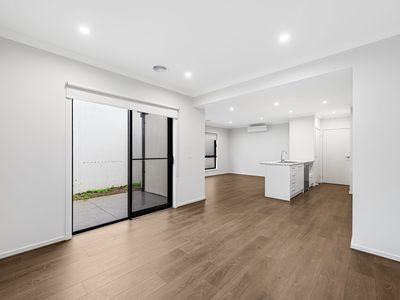 28 Spector Walk, Werribee