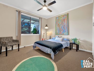 2 / 4 Philip Road, Hallam