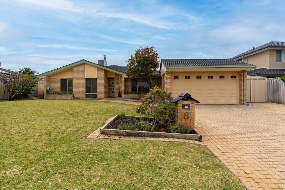 8 Derwent Place, Rockingham