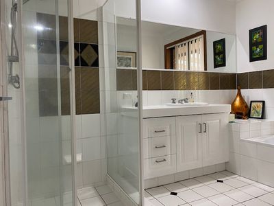 73-75 Executive Drive, Park Ridge