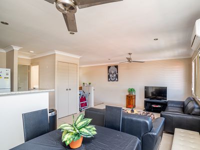 4 / 52 Shell Street, Urangan