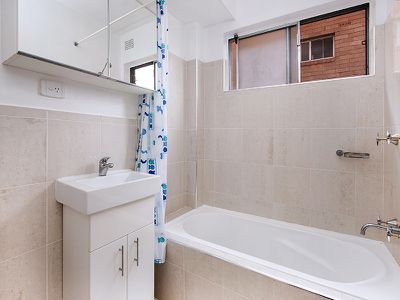 6 / 64 Sproule Street, Lakemba