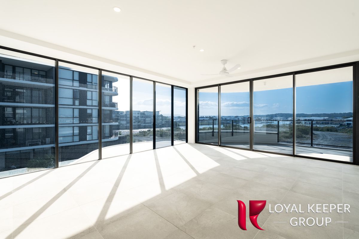 2301 / 10 Sickle Avenue, Hope Island