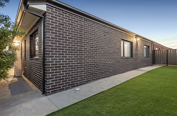 17 Lemon Myrtle Way, Craigieburn