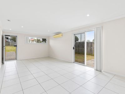 2/274 Long Street, South Toowoomba