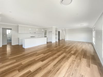 12 Current Court, Dubbo
