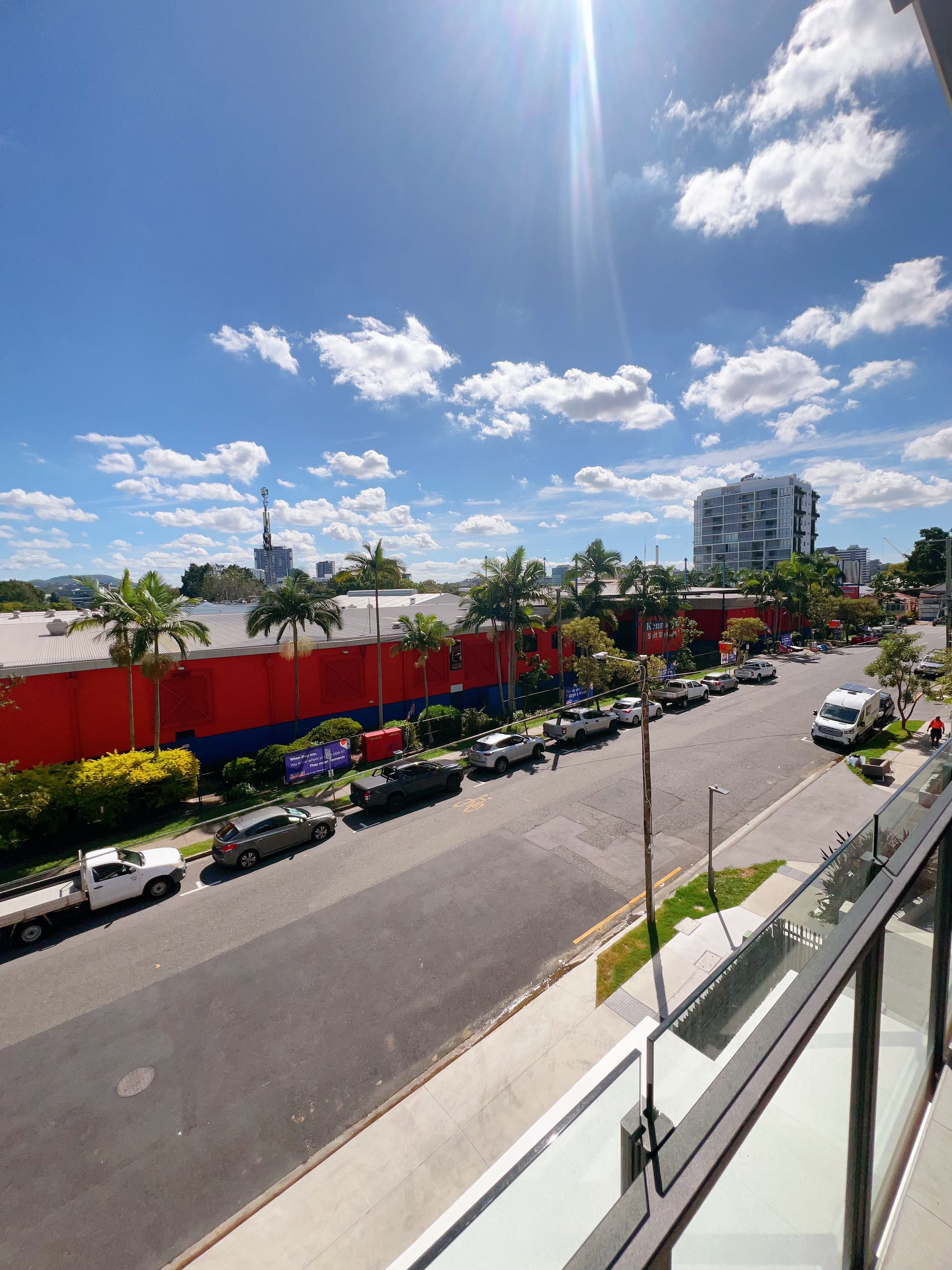 202 / 25 Bank Street, West End