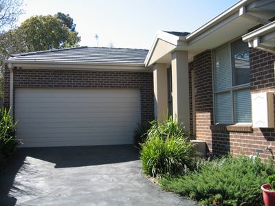 2 / 29 Simpson Drive, Mount Waverley