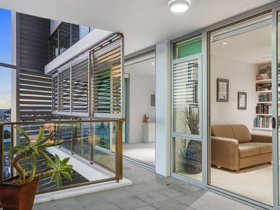 26701 / 2 Ephraim Island Parade, Paradise Point