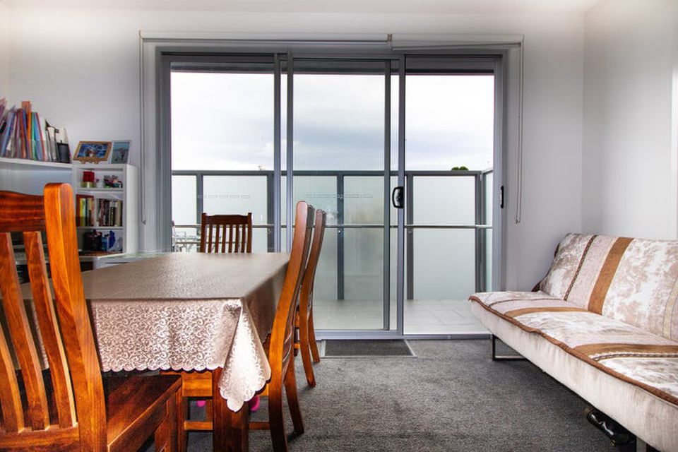 9 / 2 Middleborough Road, Burwood East