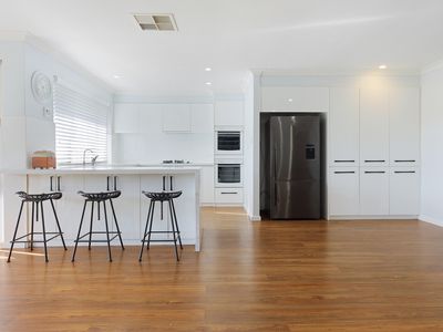 6 Selene Way, San Remo