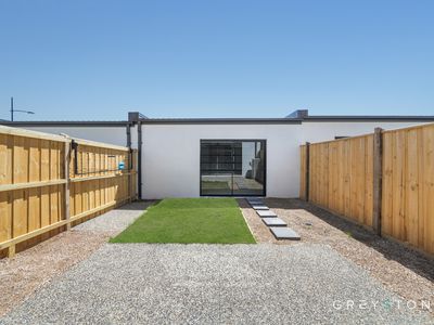5 Stitch Walk, Fraser Rise