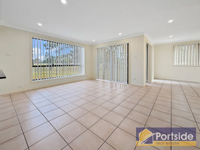 44 Poilus Parade, Tanilba Bay