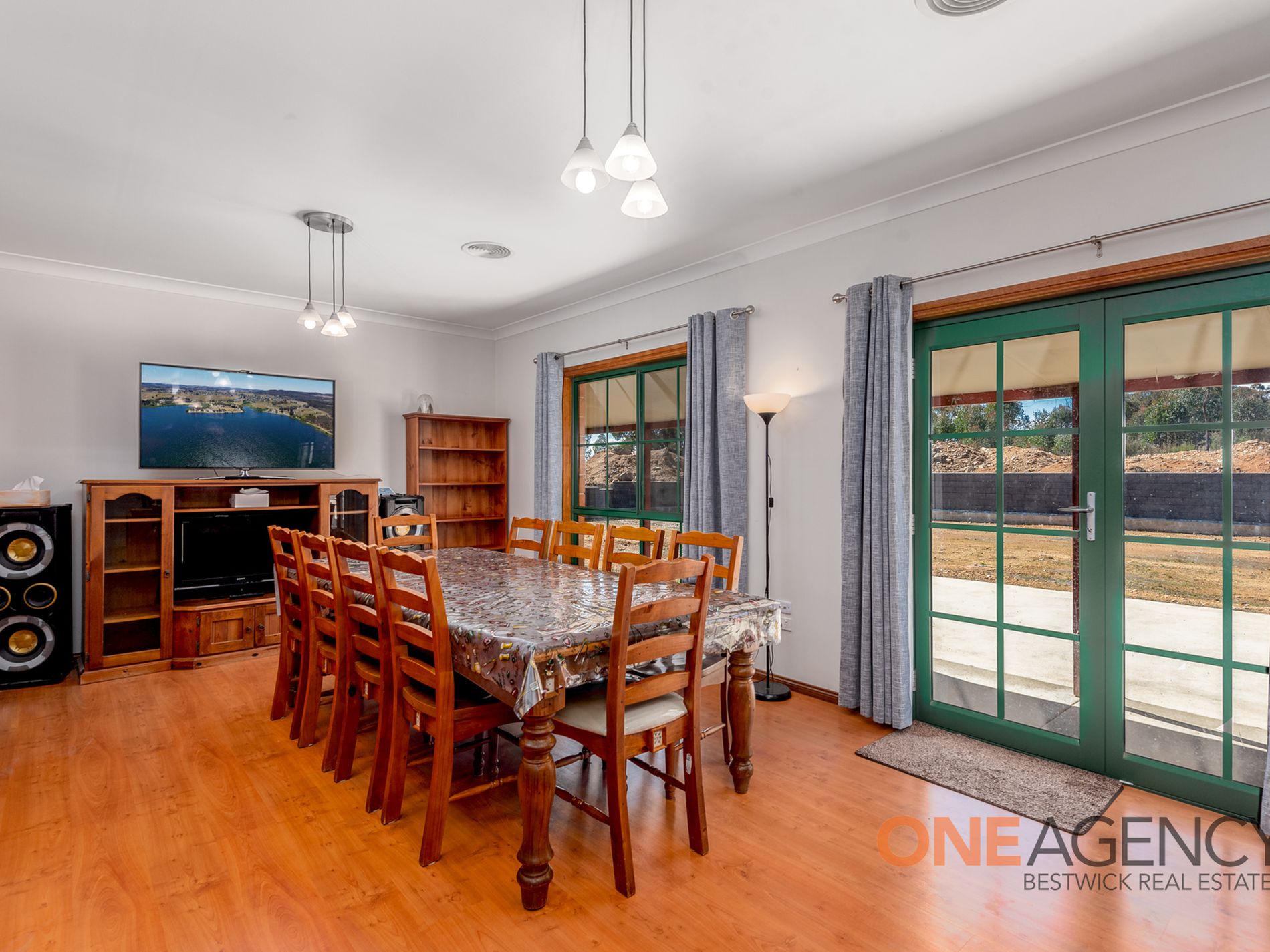 112 James White Drive, Fosters Valley