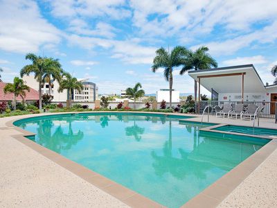 239 / 105 Scarborough Street, Southport