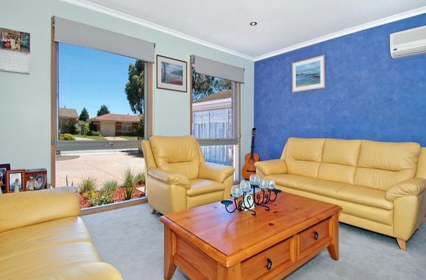 13 Yarcombe Crescent, Craigieburn