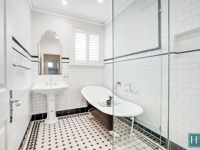 85 Napier Crescent, Essendon